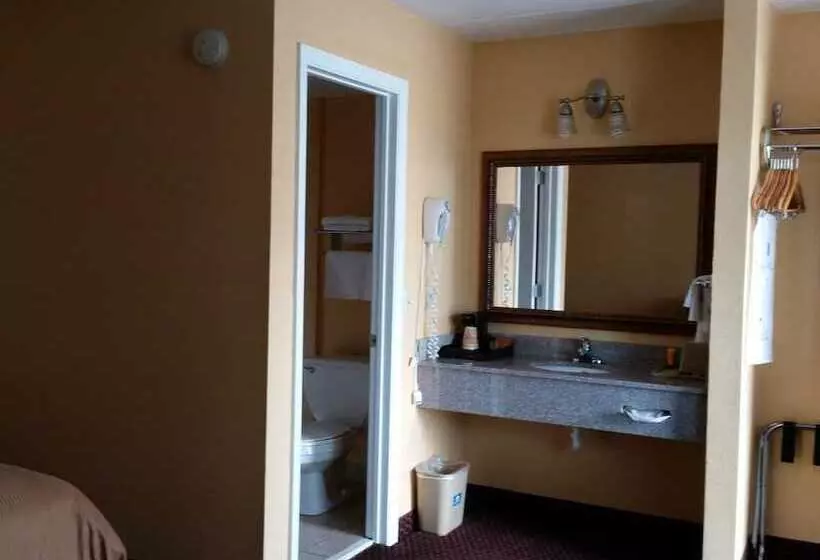 בית מלון כפרי Quality Inn