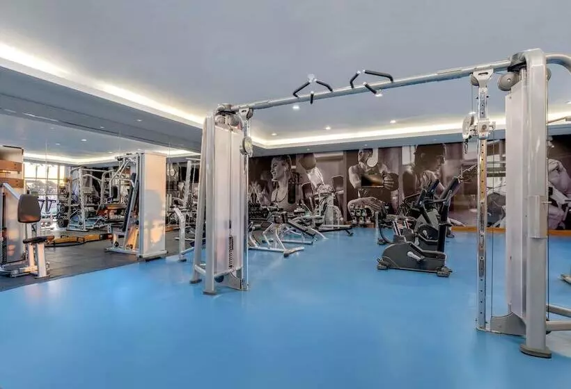 هتل Swissôtel Al Ghurair Dubai