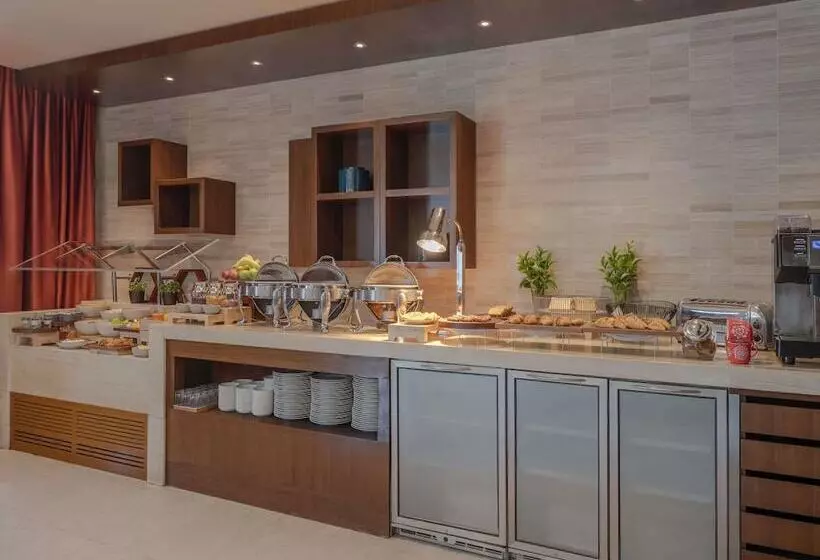 هتل Swissôtel Al Ghurair Dubai