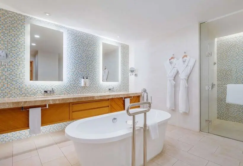 هتل Swissôtel Al Ghurair Dubai