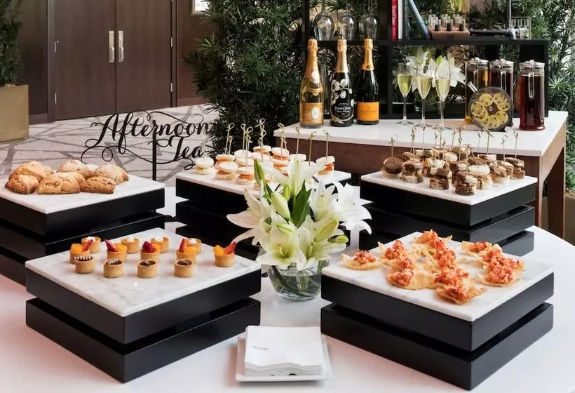 호텔 The Westin Edina Galleria