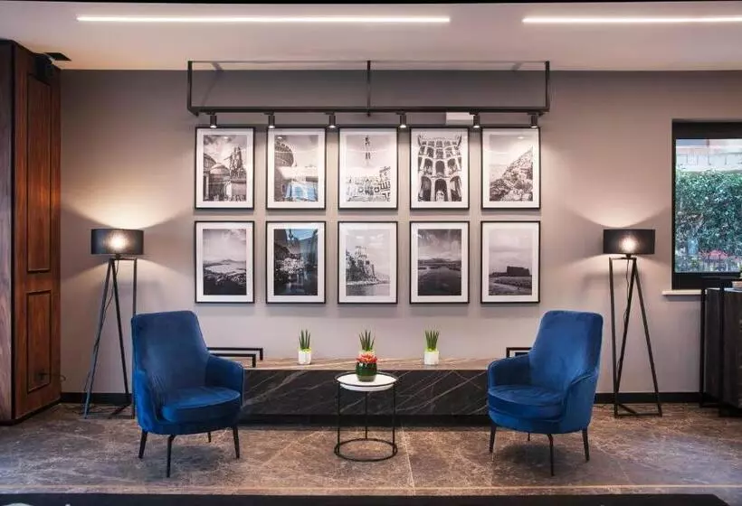 Radisson Hotel Nola Naples