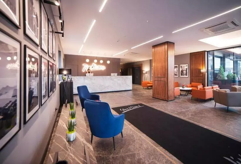 Radisson Hotel Nola Naples