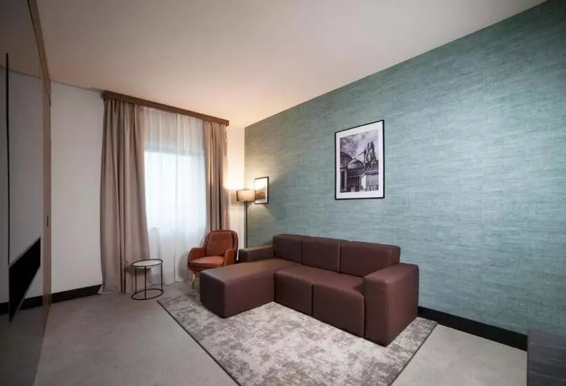 Radisson Hotel Nola Naples