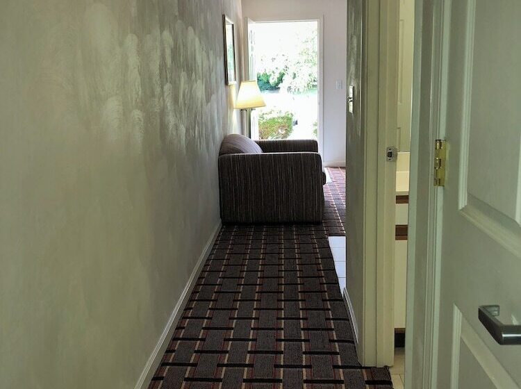 Affordable Suites Burlington