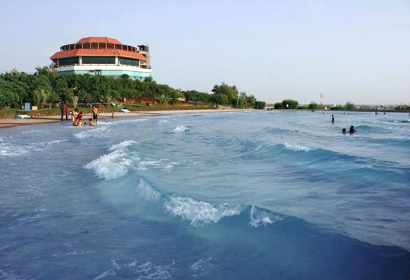 Dreamworld Resort, Hotel & Golf Course