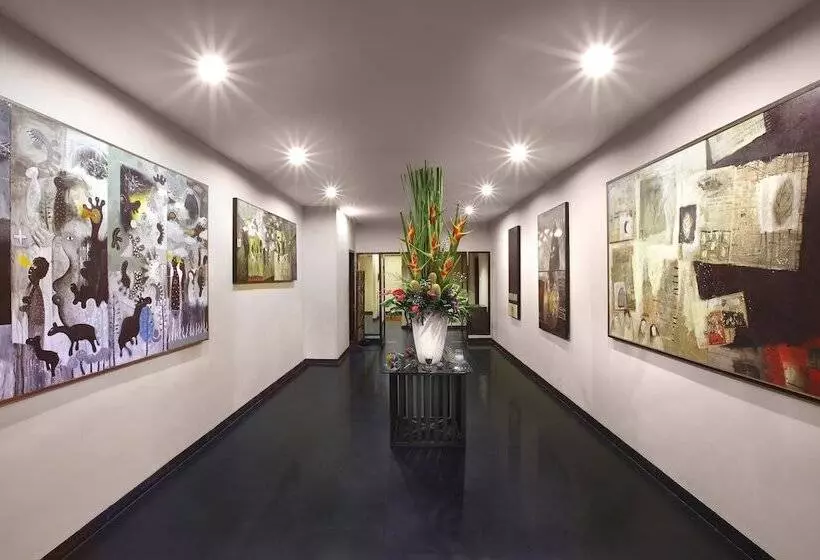 בית מלון כפרי Adhi Jaya