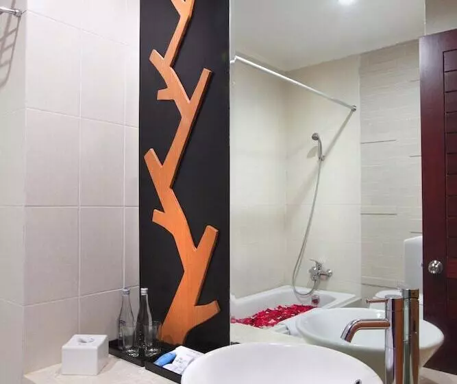 בית מלון כפרי Adhi Jaya