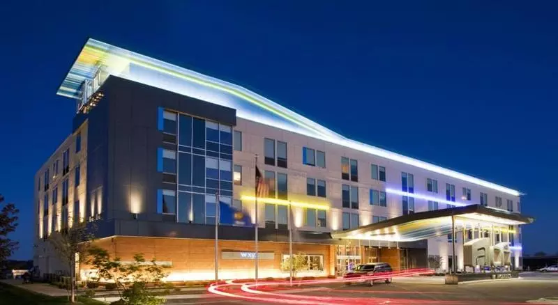 בית מלון כפרי Aloft Green Bay