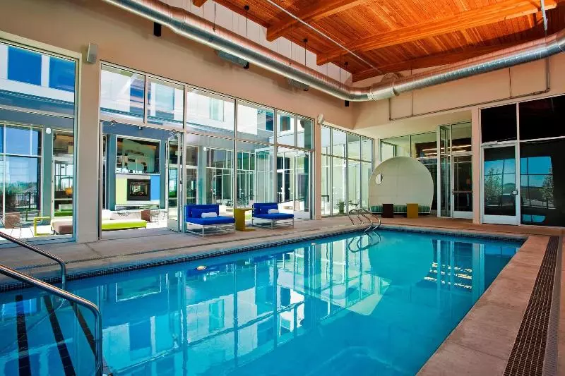 בית מלון כפרי Aloft Green Bay