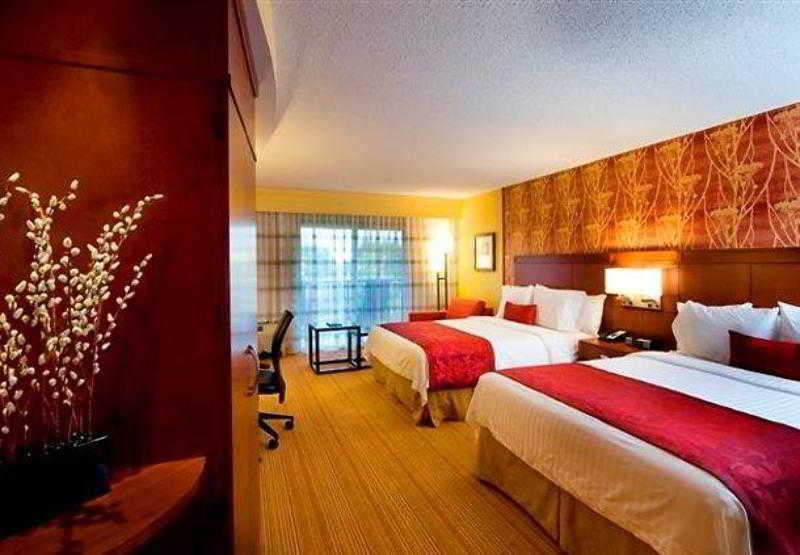 فندق Courtyard By Marriott Atlanta Buford Mall Of Georgia