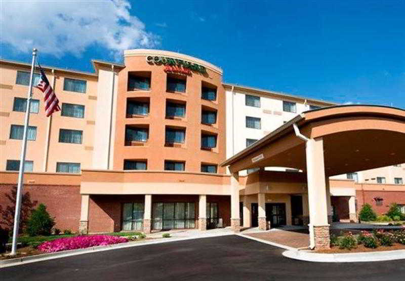 فندق Courtyard By Marriott Atlanta Buford Mall Of Georgia