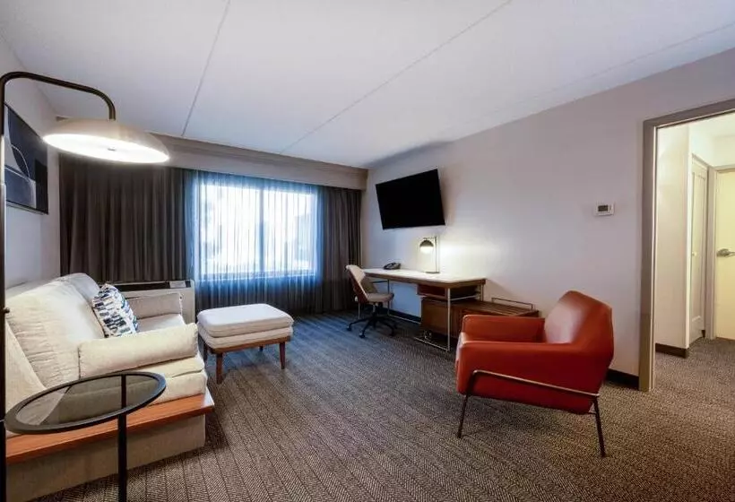 ホテル Courtyard Columbus Airport