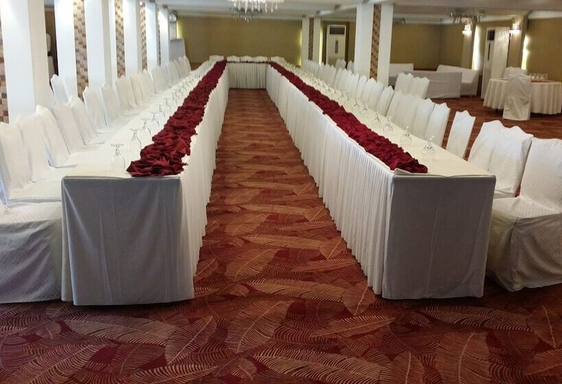 هتل Crown Plaza Islamabad