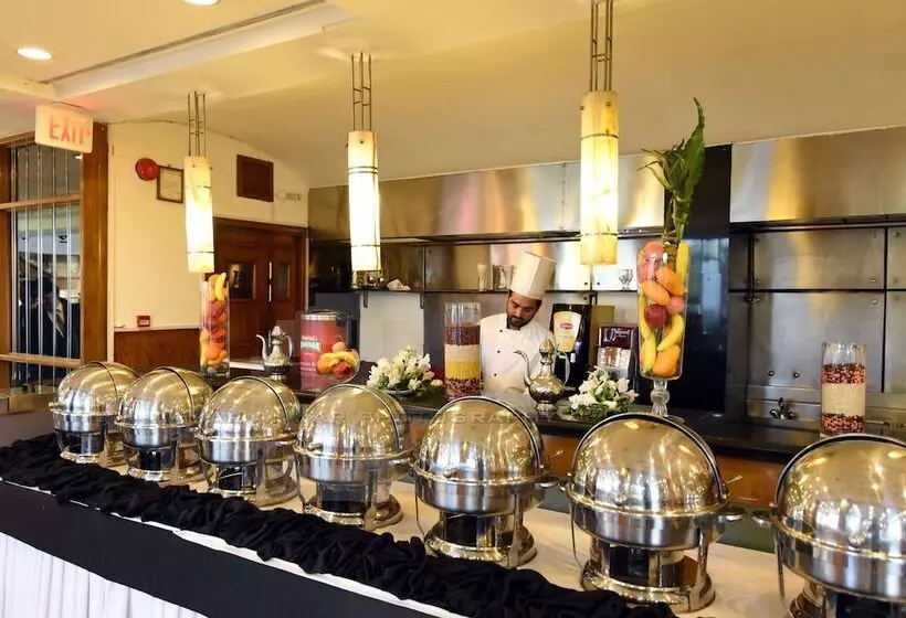 هتل Crown Plaza Islamabad