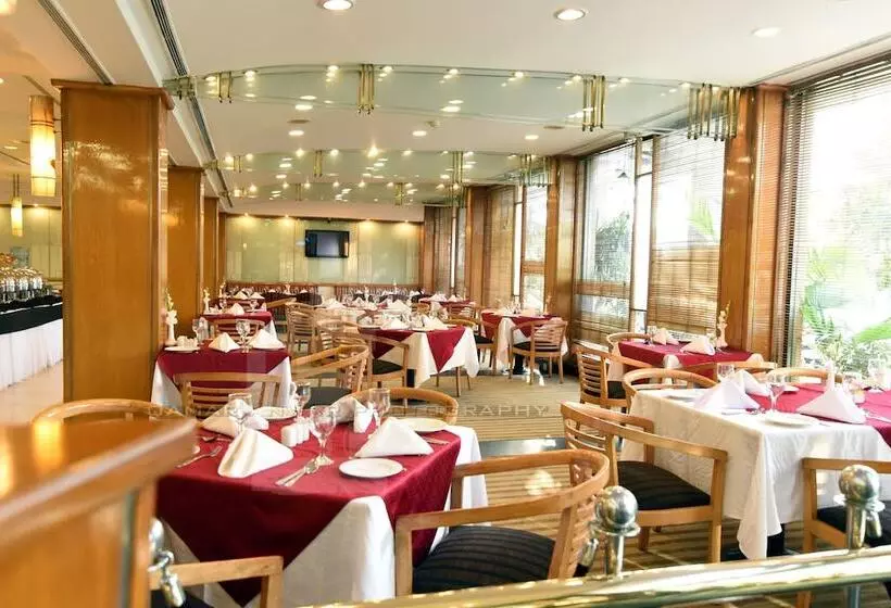 هتل Crown Plaza Islamabad