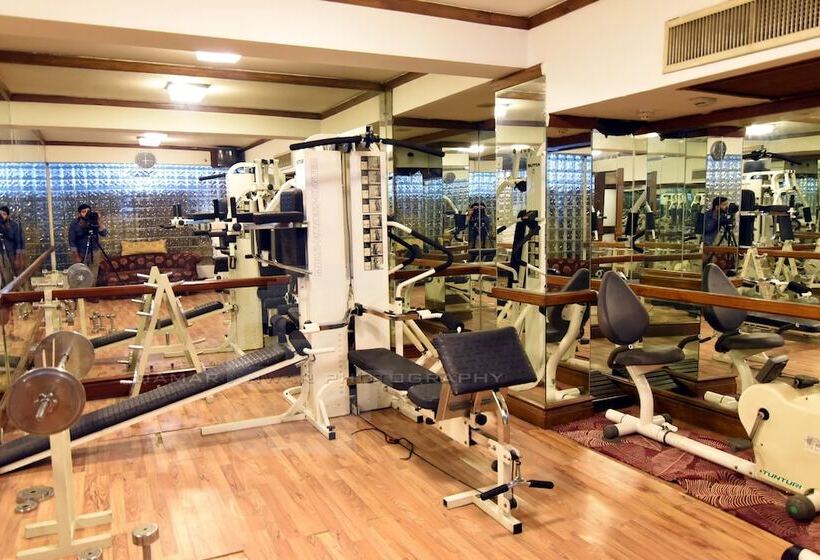 هتل Crown Plaza Islamabad