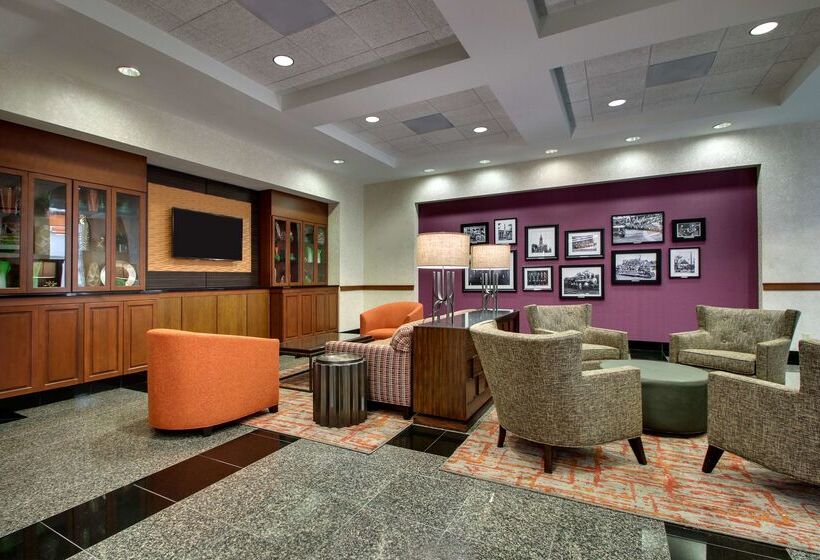 בית מלון כפרי Drury Inn & Suites Charlotte Northlake