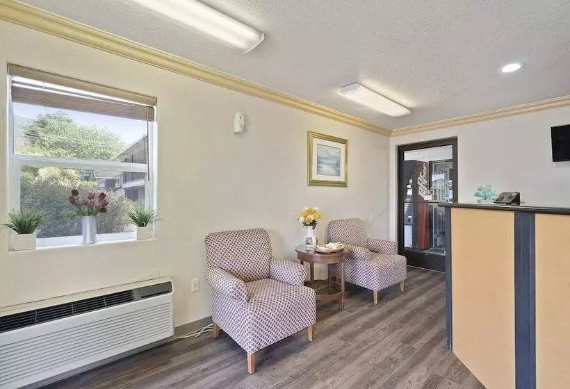 בית מלון כפרי Garibaldi Inn At The Bay