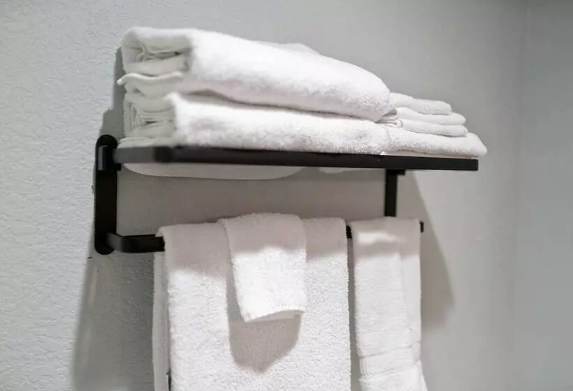 בית מלון כפרי Garibaldi Inn At The Bay