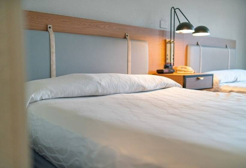 酒店 Garibaldi Inn At The Bay