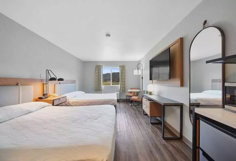 בית מלון כפרי Garibaldi Inn At The Bay