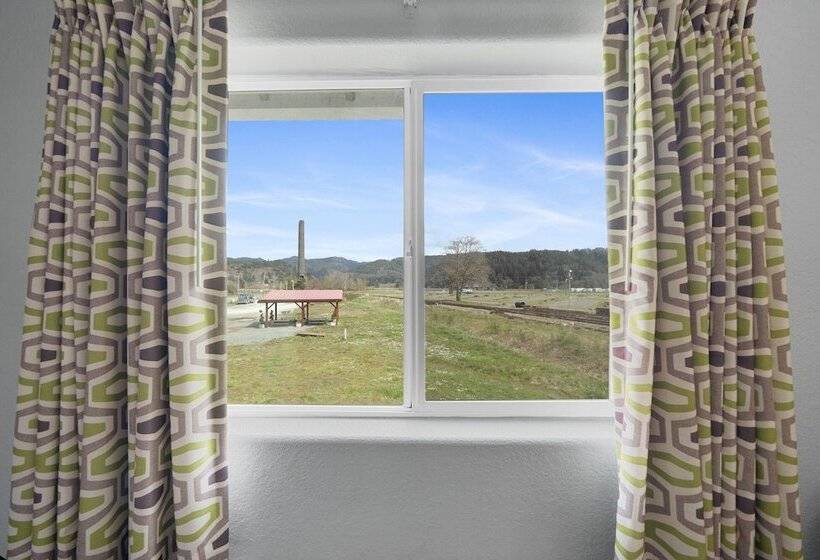 酒店 Garibaldi Inn At The Bay