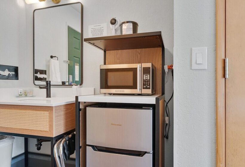 酒店 Garibaldi Inn At The Bay