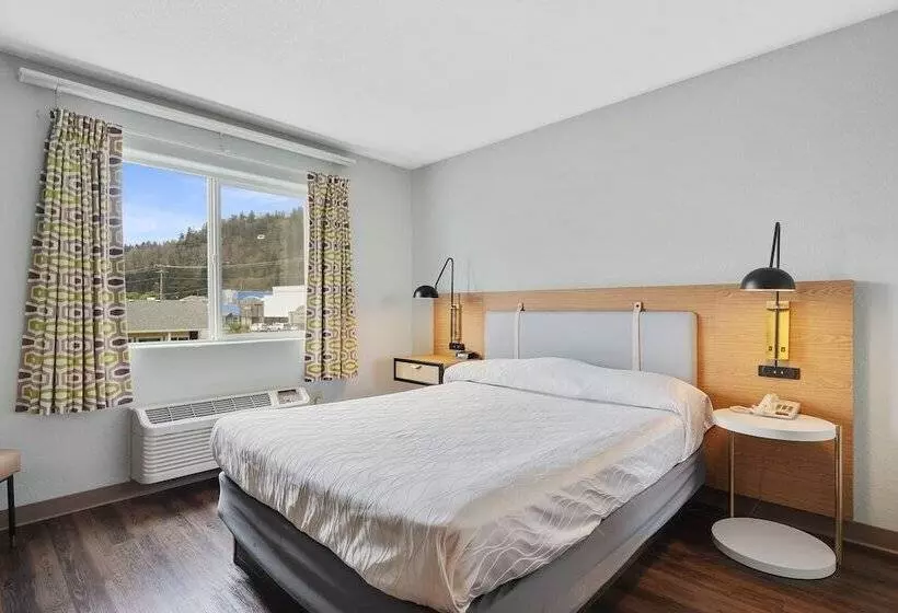 בית מלון כפרי Garibaldi Inn At The Bay