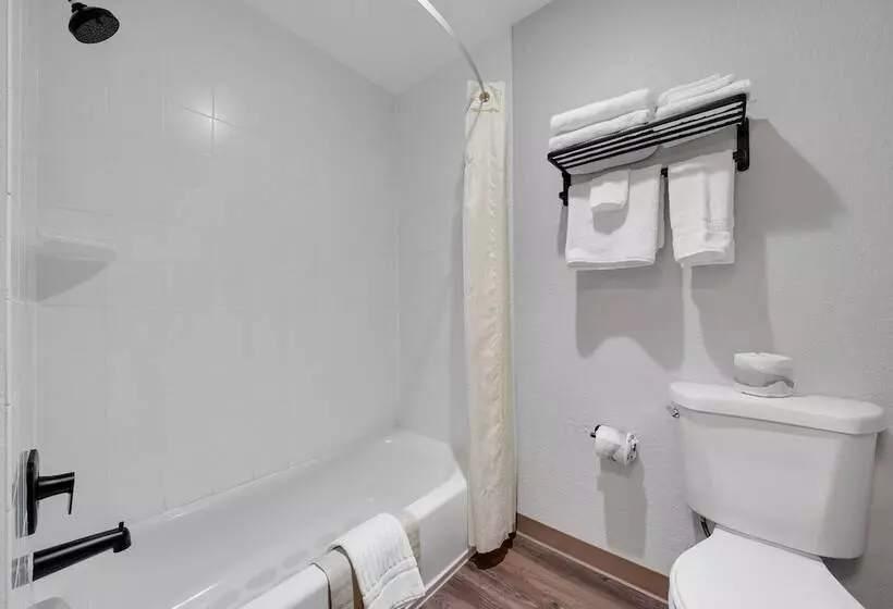 בית מלון כפרי Garibaldi Inn At The Bay