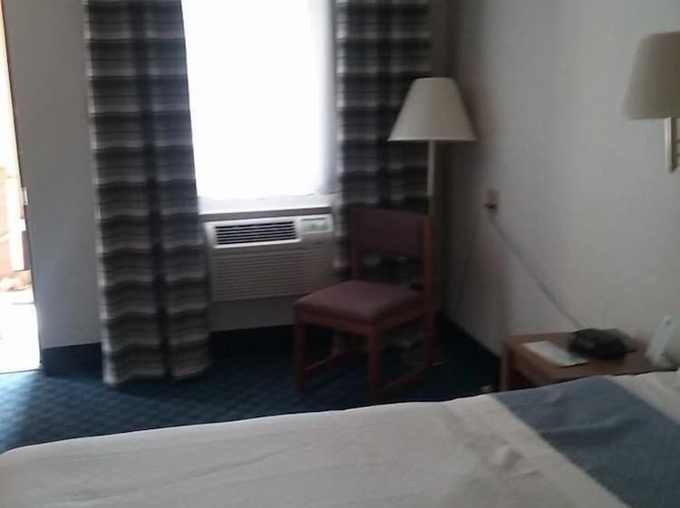 בית מלון כפרי Mainstreet Inn