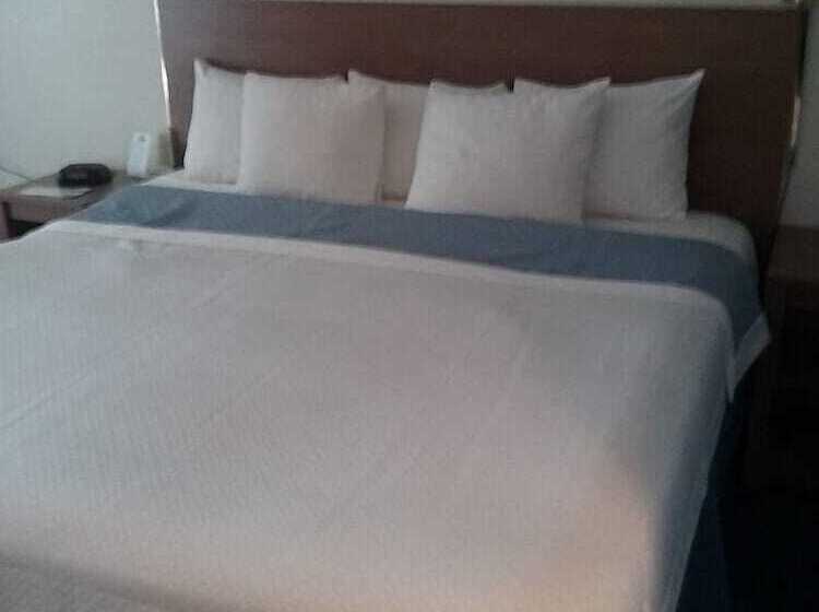 בית מלון כפרי Mainstreet Inn