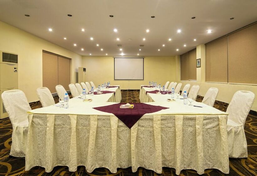 هتل One The Mall Lahore