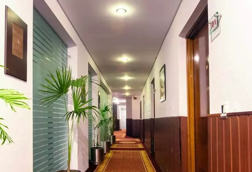 هتل One The Mall Lahore