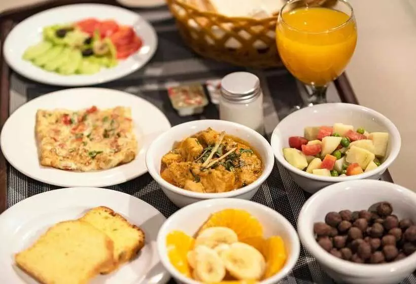 هتل One The Mall Lahore