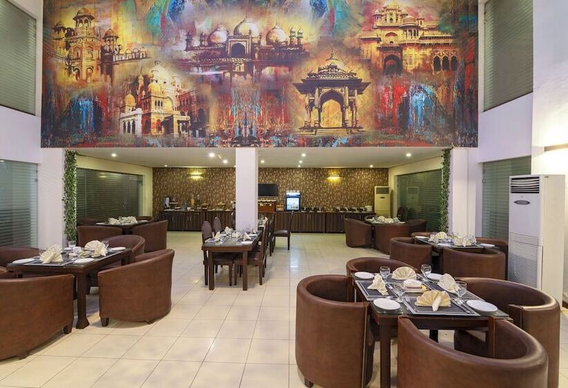 هتل One The Mall Lahore