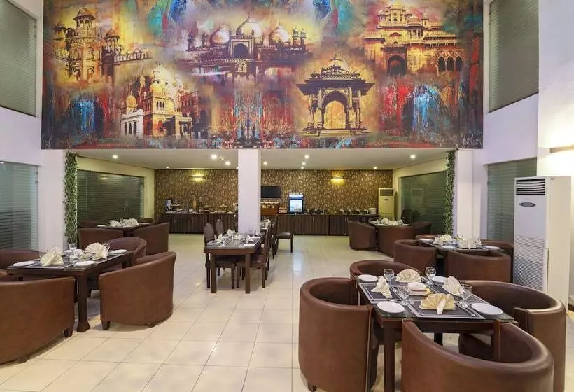 هتل One The Mall Lahore