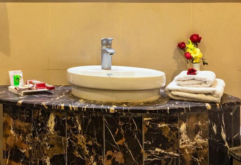 هتل One The Mall Lahore