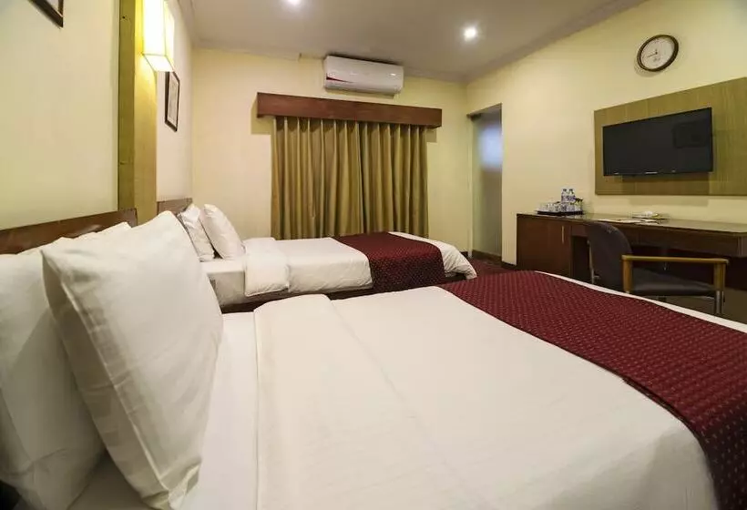 هتل One The Mall Lahore