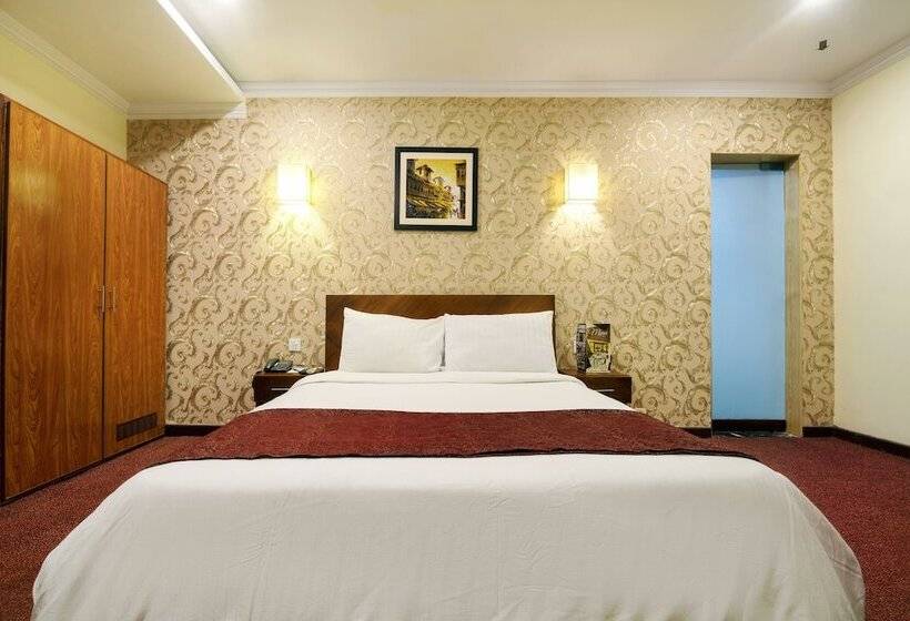 هتل One The Mall Lahore