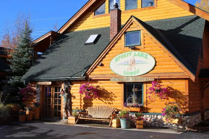בית מלון כפרי Spirit Lake Lodge