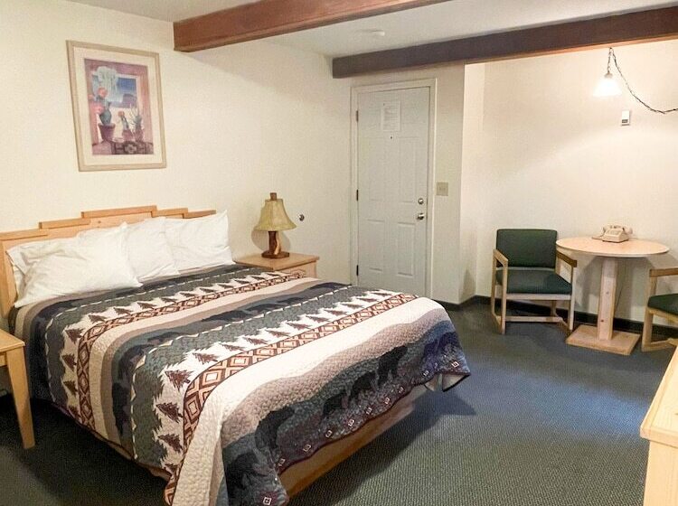 Отель Spirit Lake Lodge