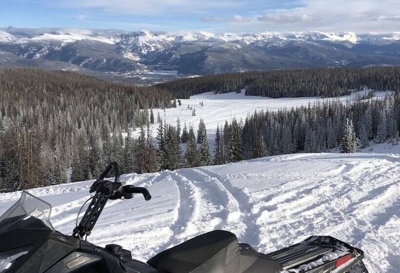 Отель Spirit Lake Lodge