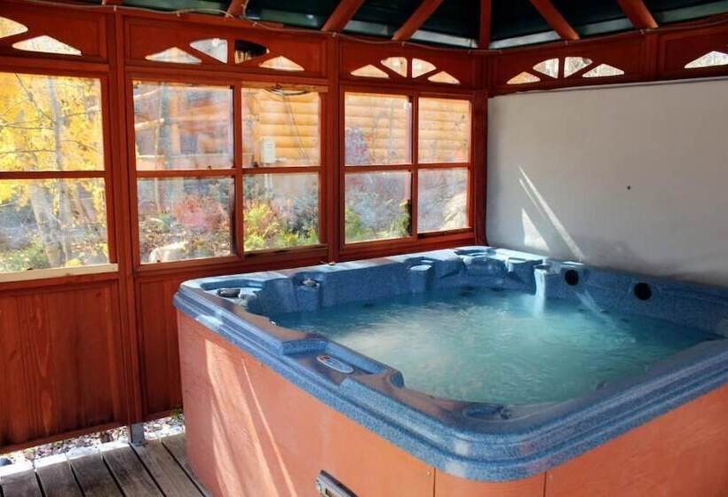 Отель Spirit Lake Lodge