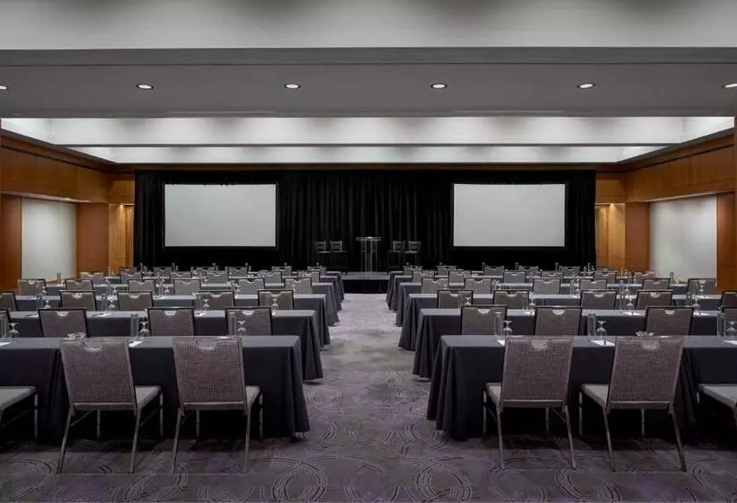 호텔 The Opus Westchester, Autograph Collection