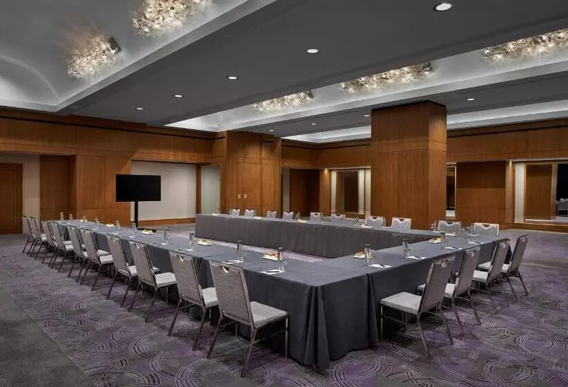 호텔 The Opus Westchester, Autograph Collection