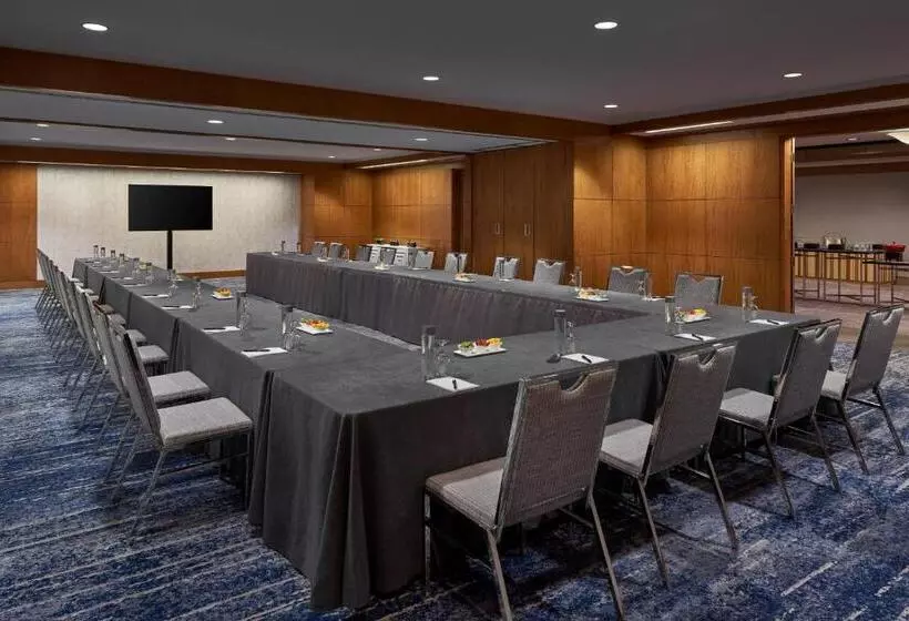 호텔 The Opus Westchester, Autograph Collection