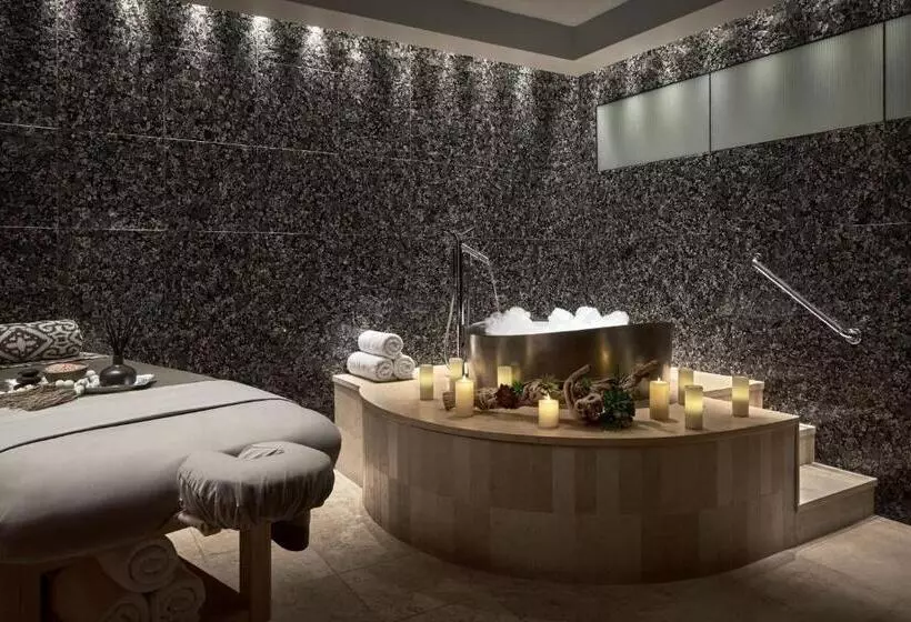 호텔 The Opus Westchester, Autograph Collection