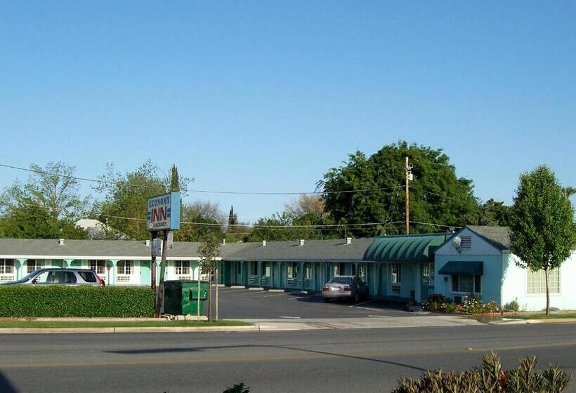 فندق على الطريق Economy Inn