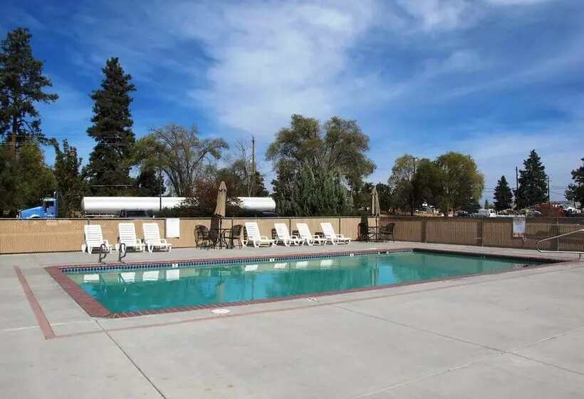 Sugarloaf Mountain Motel